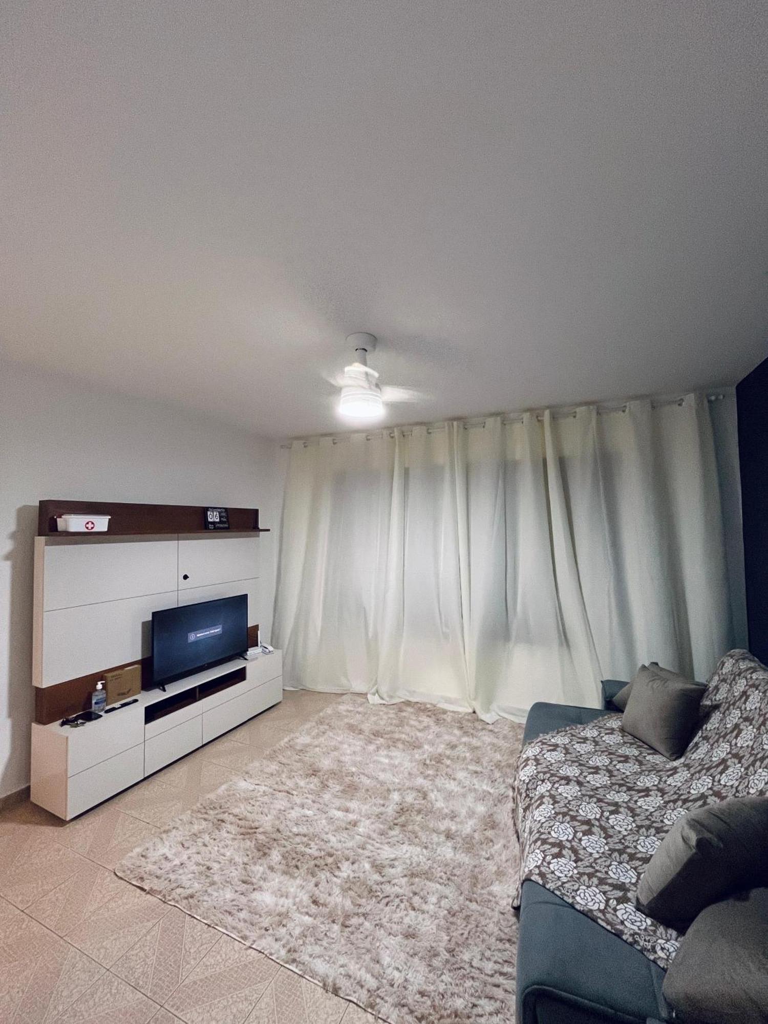 Apartamento Charmoso A 400Mts Da Praia Da Enseada Гуаружа Экстерьер фото