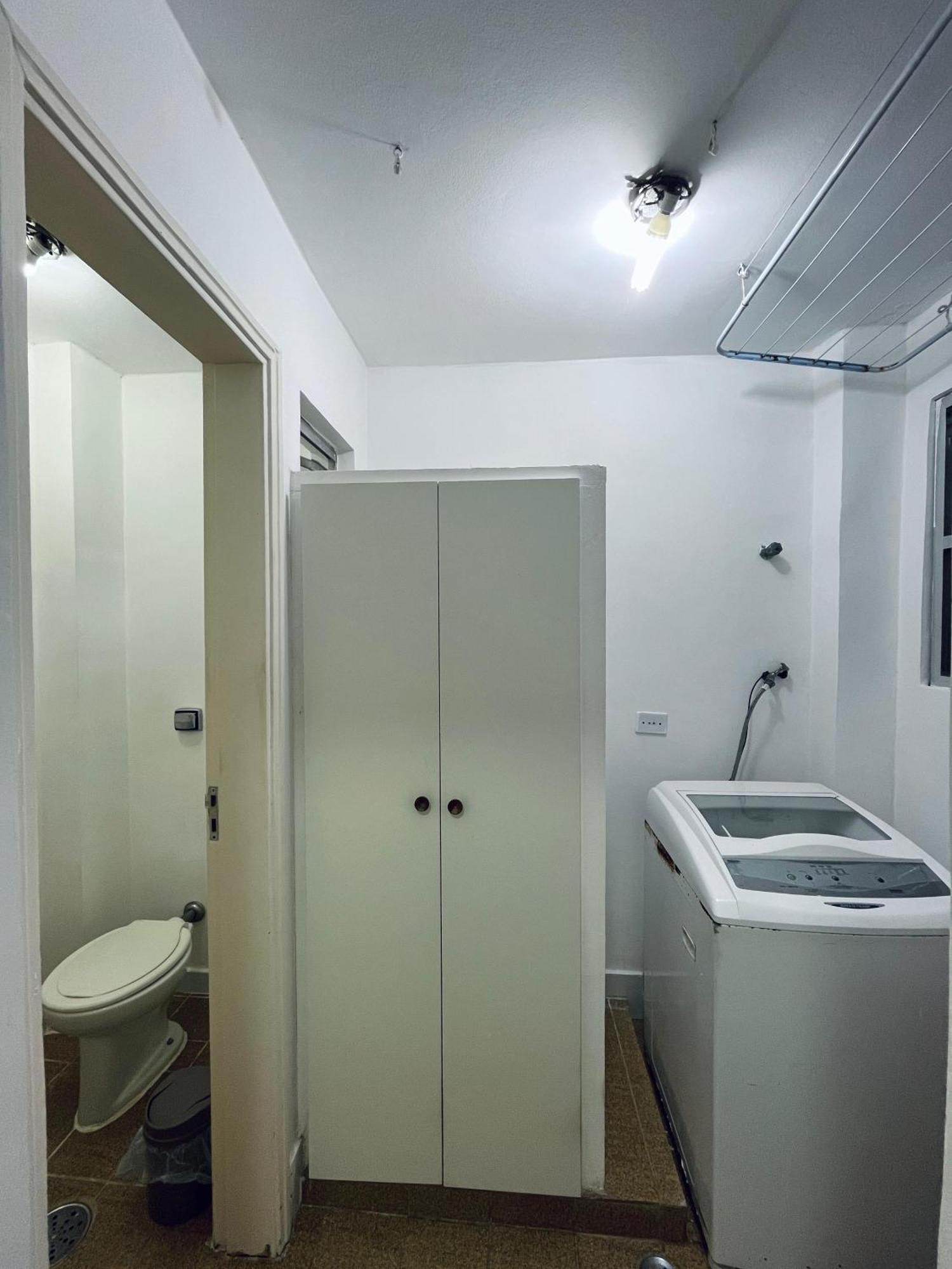 Apartamento Charmoso A 400Mts Da Praia Da Enseada Гуаружа Экстерьер фото